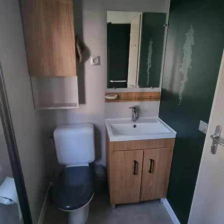 A Avec Piscine Partagee *