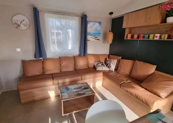 A Avec Piscine Partagee Σπίτι διακοπών *