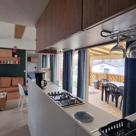 Holiday home Piriac-sur-mer: 3-bedroom Garden Retreat With Shared Pool *